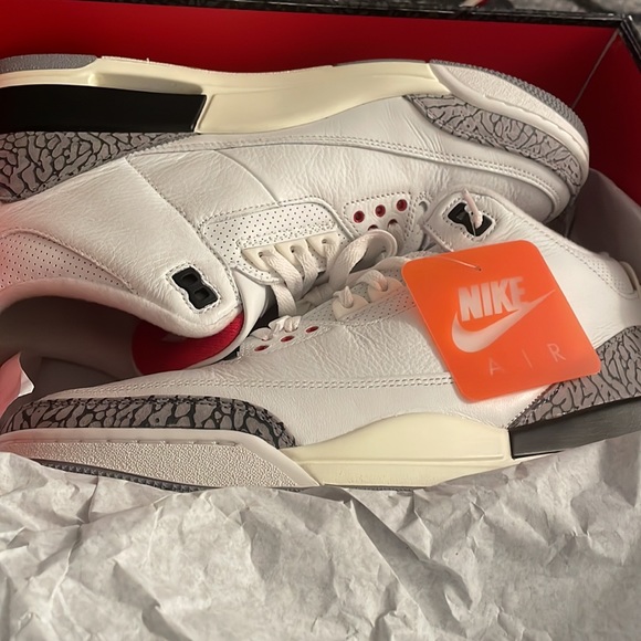 Jordan’s - Picture 2 of 7